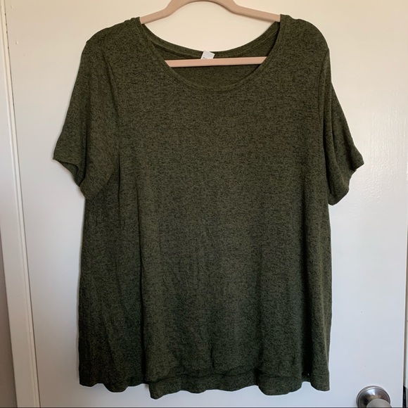 Old Navy Olive Thicker Tshirt - Picture 1 of 3